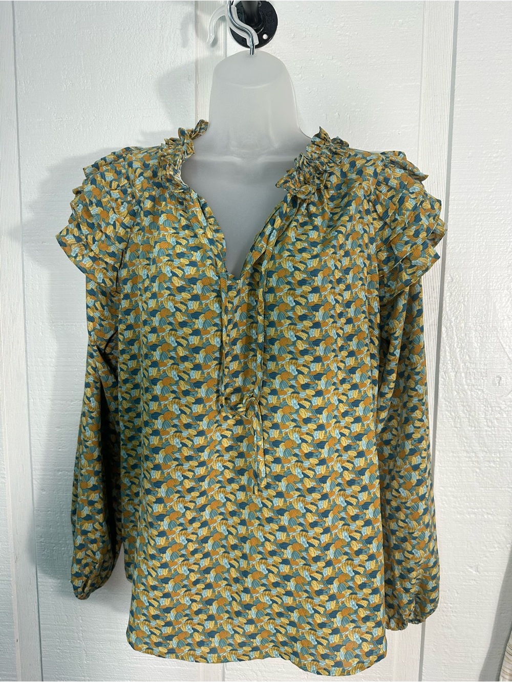 Jodifl Green and Blue Ruffle Neck Top Size Small EUC